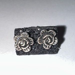 Metal flower earrings